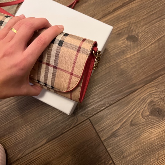 Authentic Burberry Wallet on a chain - Picture 2 of 6